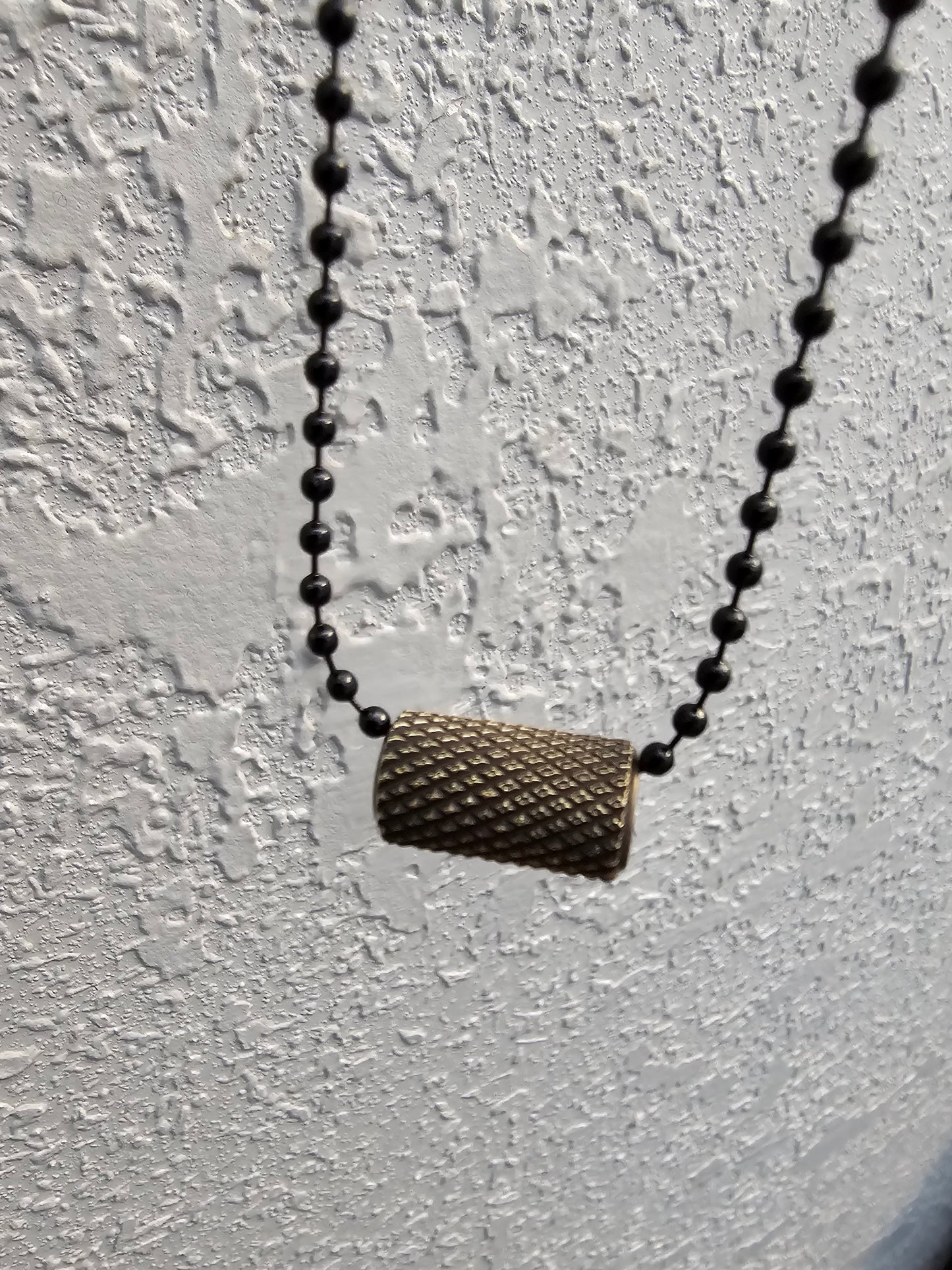 Knurled necklace